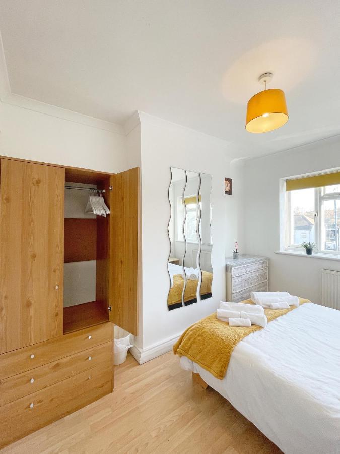 3 Bed Duplex Flat, Free Wifi & Netflix, Ideal For Contractors Daire Gravesend Dış mekan fotoğraf